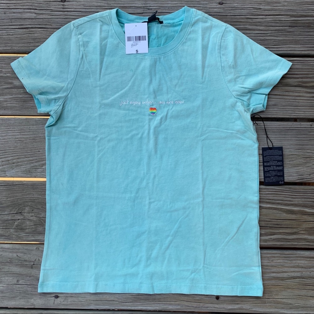 Rainbow heart tee